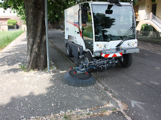 Dulevo 300 Street Sweeper Around Tree