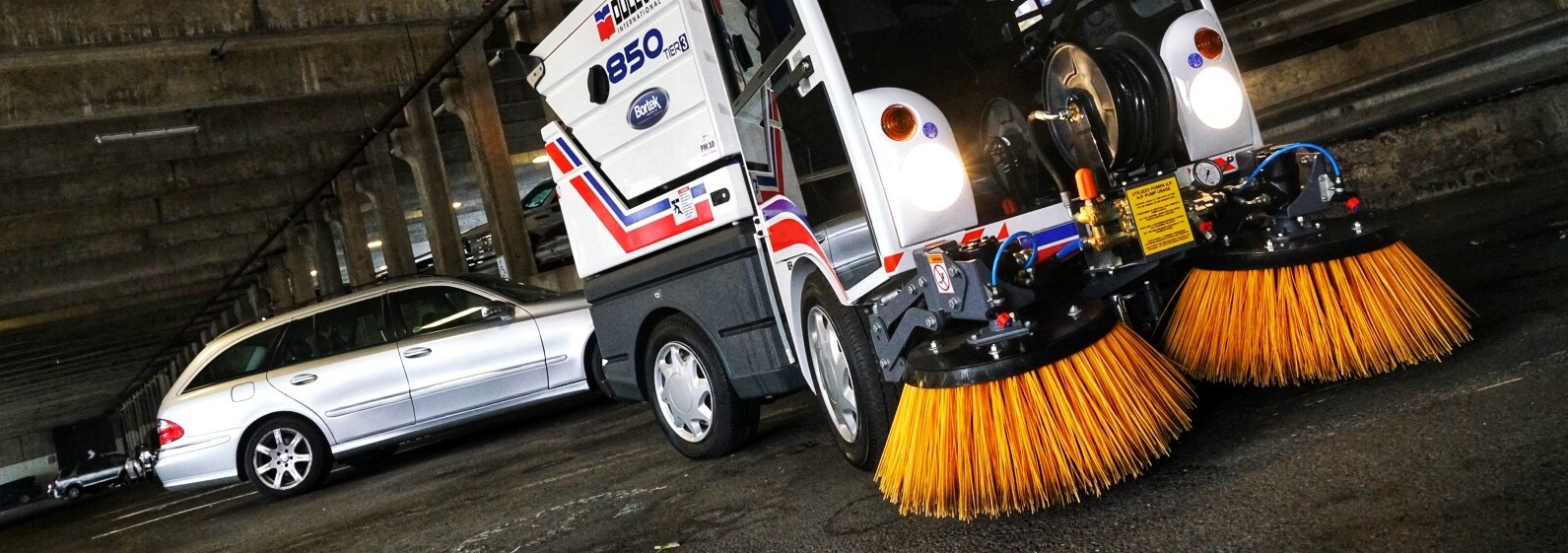 Dulevo 850 Mini Sweeper- Parking Garage Sweeper