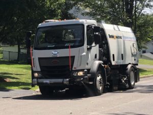 Schwarze Hypervac Chassis Mounted Street Sweeper Dust Control
