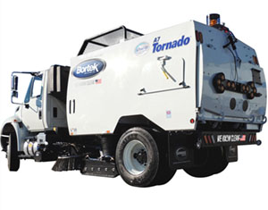 Schwarze A7 Tornado Street Sweeper Rental